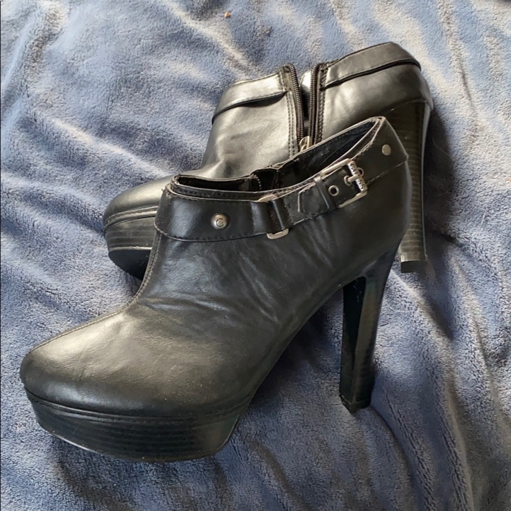 Guess booties